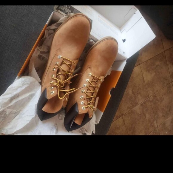 Brand new and never used! TIMBERLAND BOOTS SIZE 13